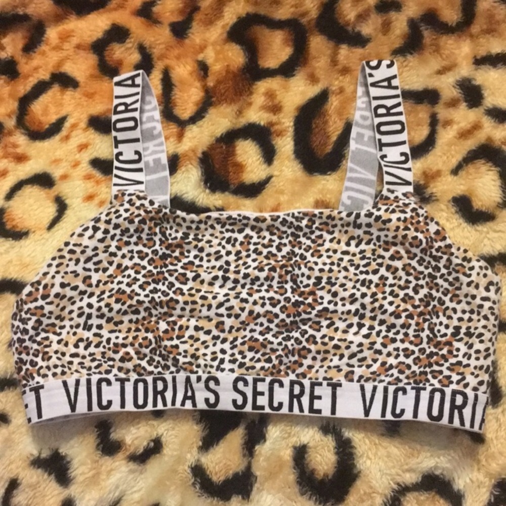Cheetah Print VS Logo Sports Bra